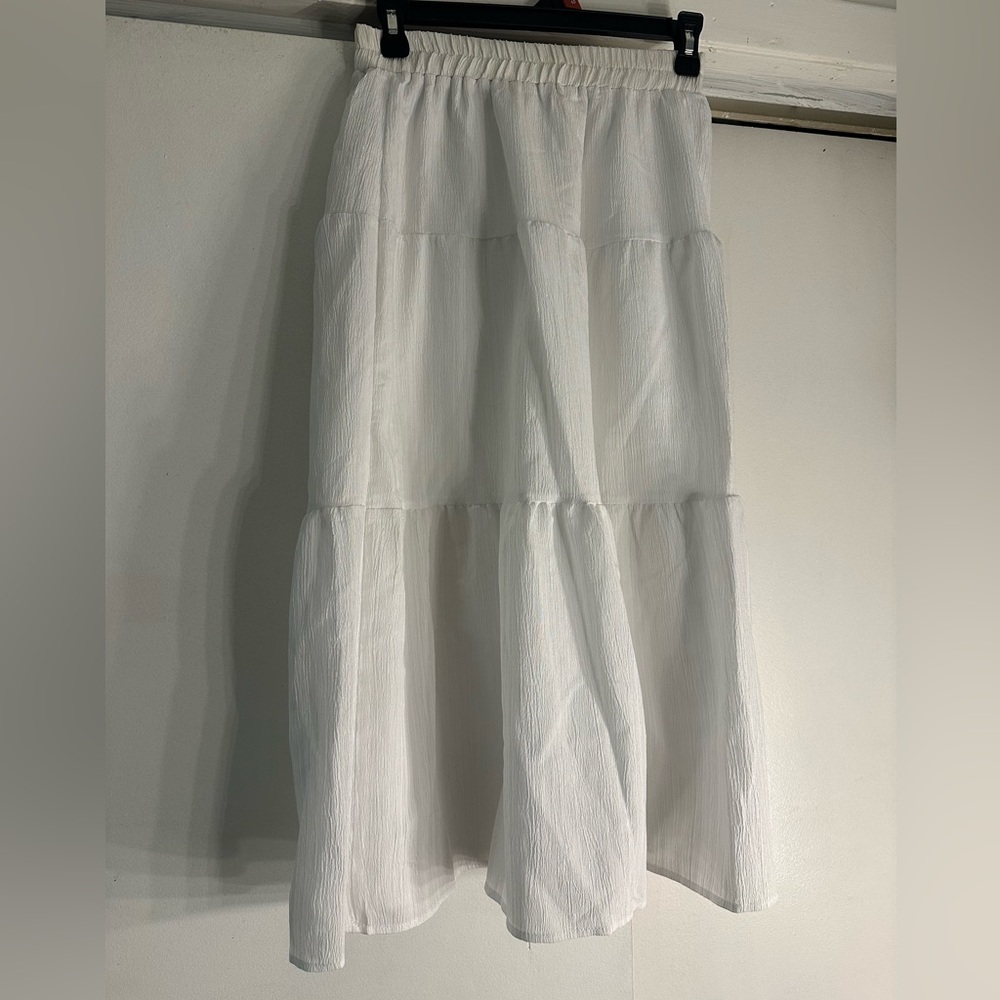 Elegant White Tiered Skirt